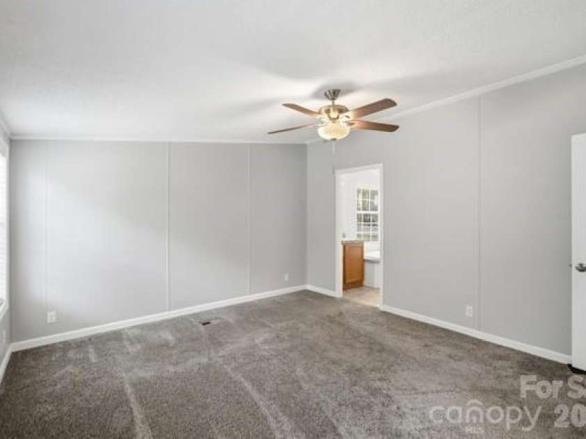 864 Stowe Lane, Gastonia, NC 28056.  MLS# CAR4385631, YatesRealty ID 30365. 