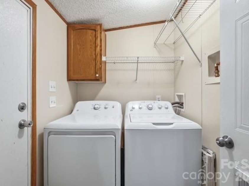 864 Stowe Lane, Gastonia, NC 28056.  MLS# CAR4385631, YatesRealty ID 30365. 