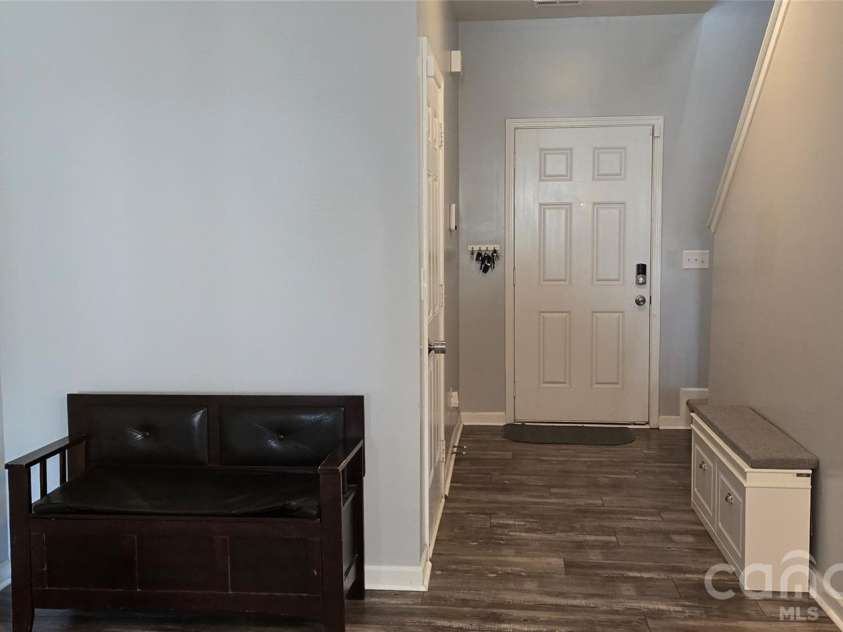 10119 Green Grass Road, Charlotte, NC 28227.  MLS# CAR4388047, YatesRealty ID 30366. Main entry hall