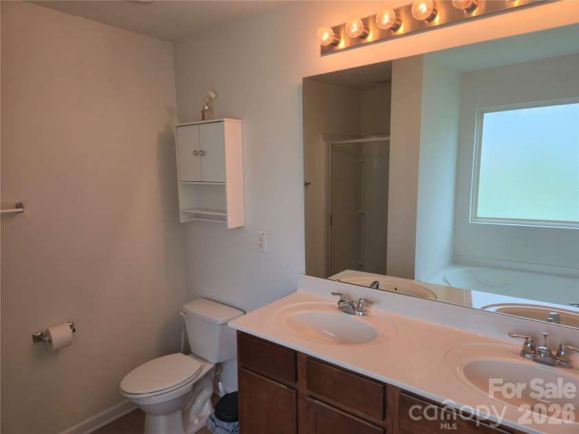 10119 Green Grass Road, Charlotte, NC 28227.  MLS# CAR4388047, YatesRealty ID 30366. Primary Bath