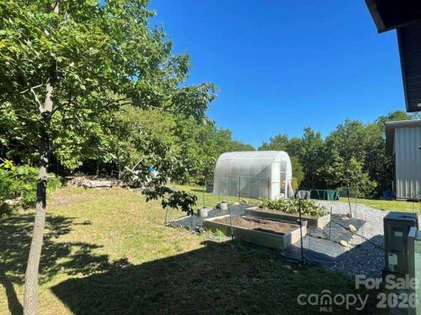 1300 Towery Trace, Ellenboro, NC 28040.  MLS# CAR4389985, YatesRealty ID 30368. 