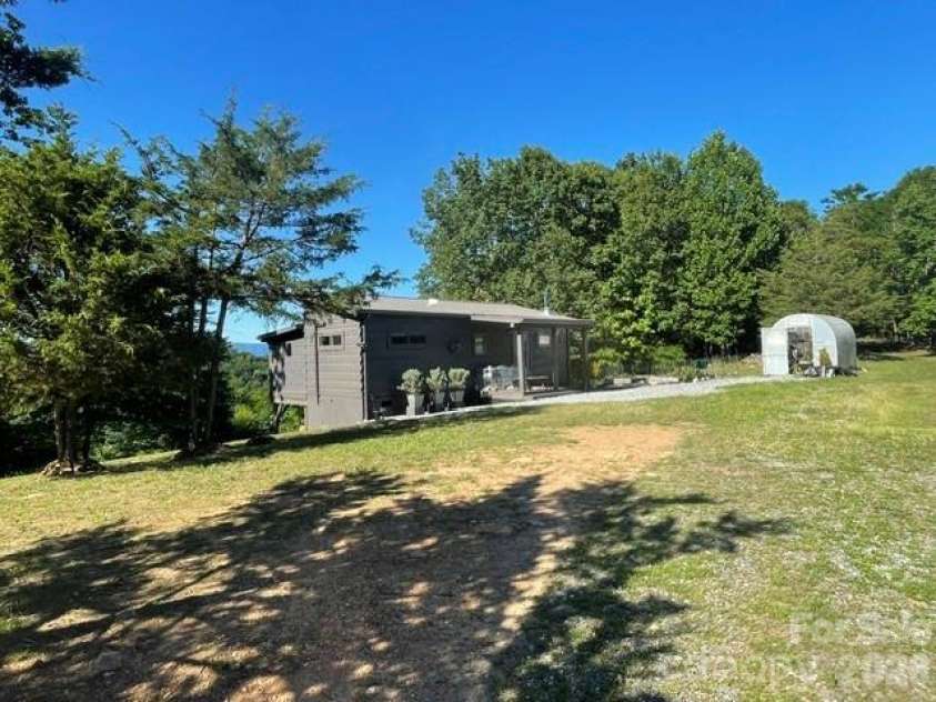 1300 Towery Trace, Ellenboro, NC 28040.  MLS# CAR4389985, YatesRealty ID 30368. 