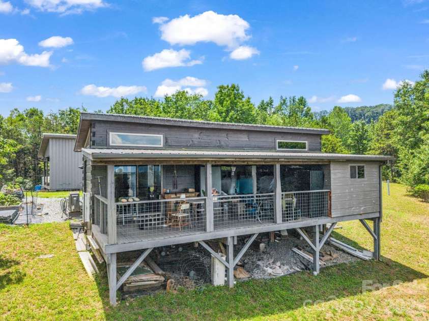 1300 Towery Trace, Ellenboro, NC 28040.  MLS# CAR4389985, YatesRealty ID 30368. 