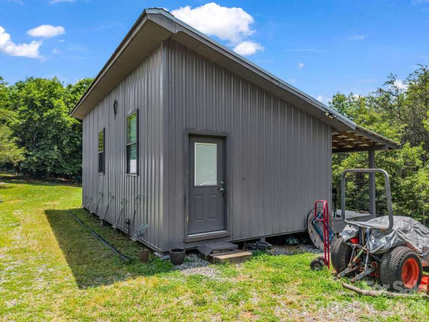 1300 Towery Trace, Ellenboro, NC 28040.  MLS# CAR4389985, YatesRealty ID 30368. 