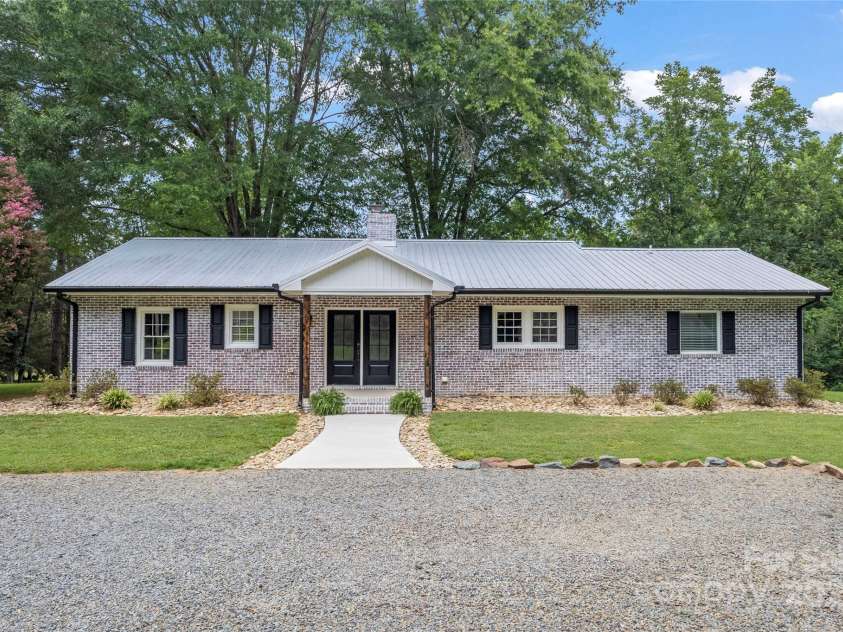 895 Mount Pleasant Road, Mount Pleasant, NC 28124.  MLS# CAR4287201, YatesRealty ID 30369. 