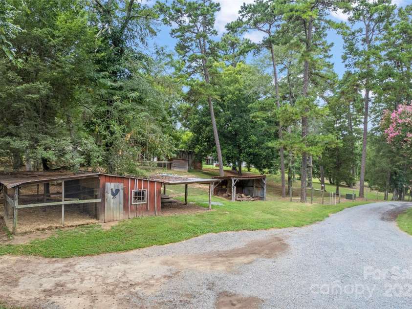 895 Mount Pleasant Road, Mount Pleasant, NC 28124.  MLS# CAR4287201, YatesRealty ID 30369. 