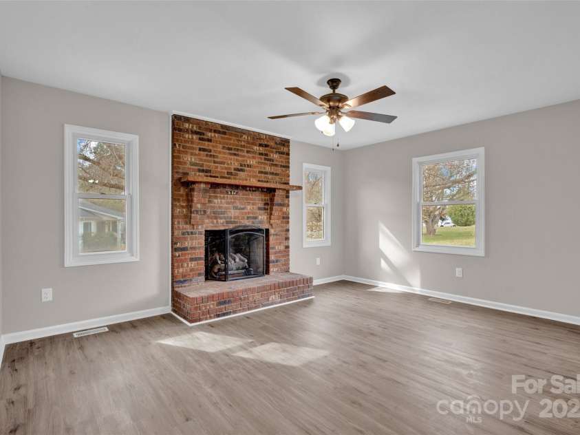 155 Country Lane, Mooresville, NC 28115.  MLS# CAR4235739, YatesRealty ID 3037. 