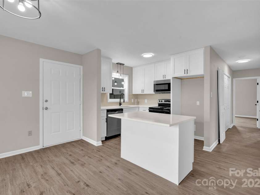 155 Country Lane, Mooresville, NC 28115.  MLS# CAR4235739, YatesRealty ID 3037. 