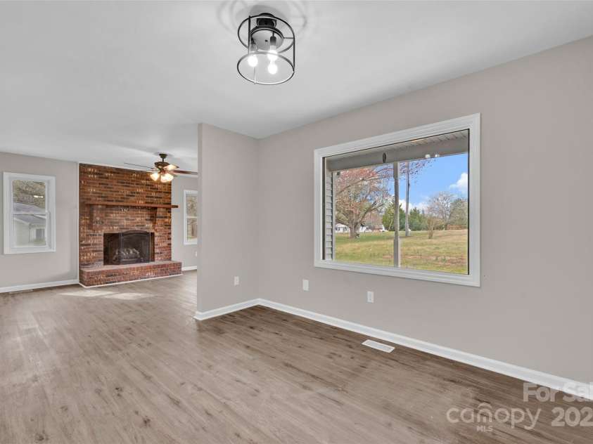 155 Country Lane, Mooresville, NC 28115.  MLS# CAR4235739, YatesRealty ID 3037. 