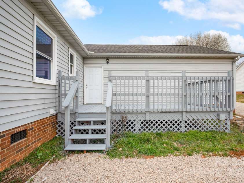 155 Country Lane, Mooresville, NC 28115.  MLS# CAR4235739, YatesRealty ID 3037. 