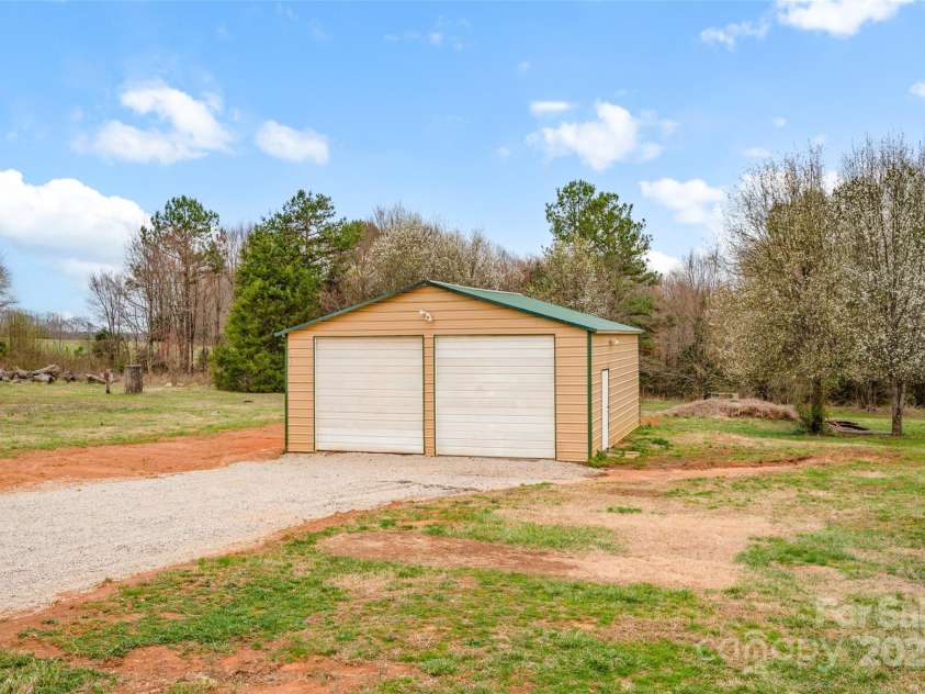 155 Country Lane, Mooresville, NC 28115.  MLS# CAR4235739, YatesRealty ID 3037. 