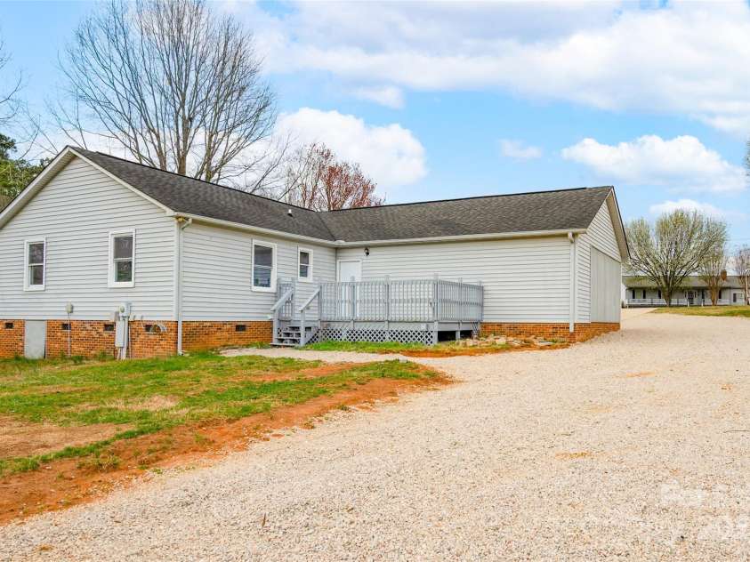 155 Country Lane, Mooresville, NC 28115.  MLS# CAR4235739, YatesRealty ID 3037. 
