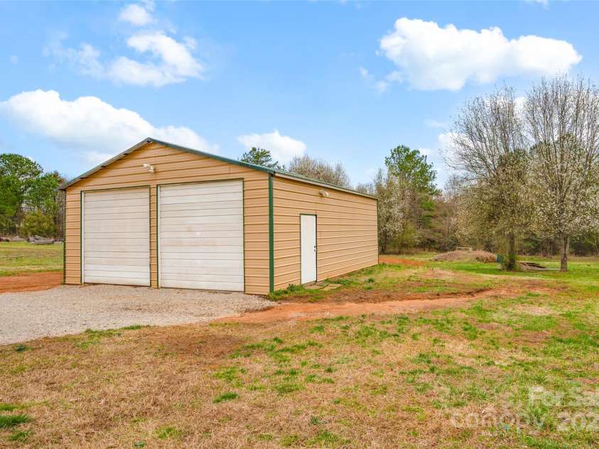 155 Country Lane, Mooresville, NC 28115.  MLS# CAR4235739, YatesRealty ID 3037. 