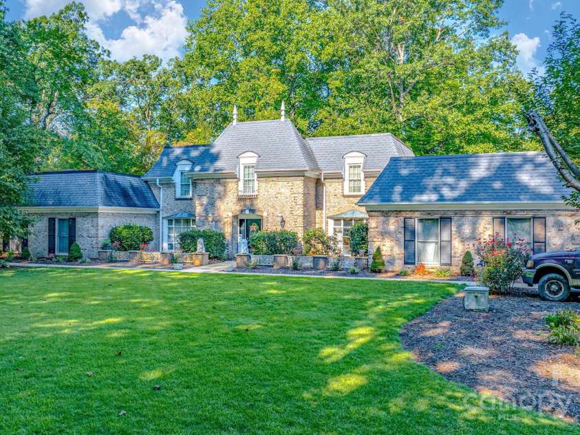 390 Forest Heights Drive, Marion, NC 28752.  MLS# CAR4295653, YatesRealty ID 3037. 