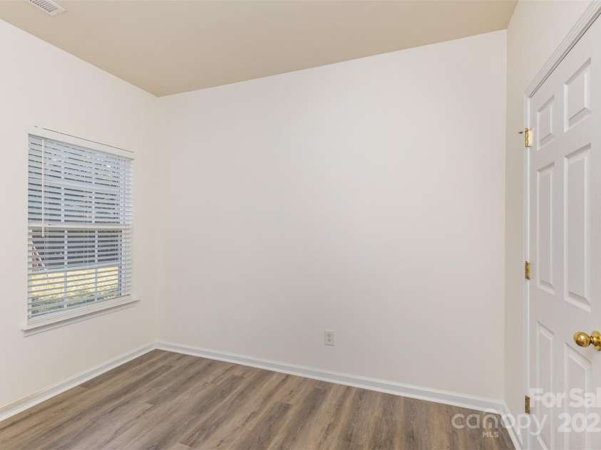 6237 Shelley Avenue, Charlotte, NC 28269.  MLS# CAR4224601, YatesRealty ID 3037. 