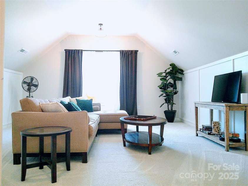 1141 Overlake Drive, Belmont, NC 28012.  MLS# CAR4273602, YatesRealty ID 30372. 