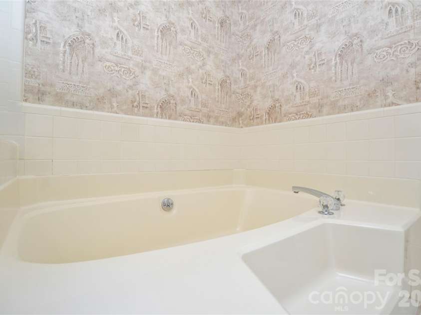 9604 Stanton Green Court, Charlotte, NC 28277.  MLS# CAR4393459, YatesRealty ID 30373. 