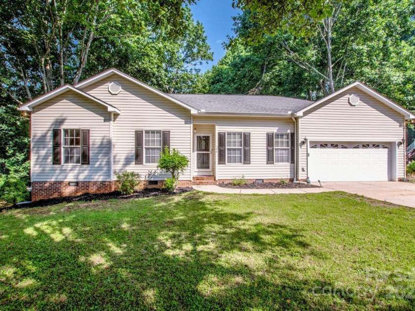 146 Valley Glen Drive, Troutman, NC 28166.  MLS# CAR4267527, YatesRealty ID 30375. 
