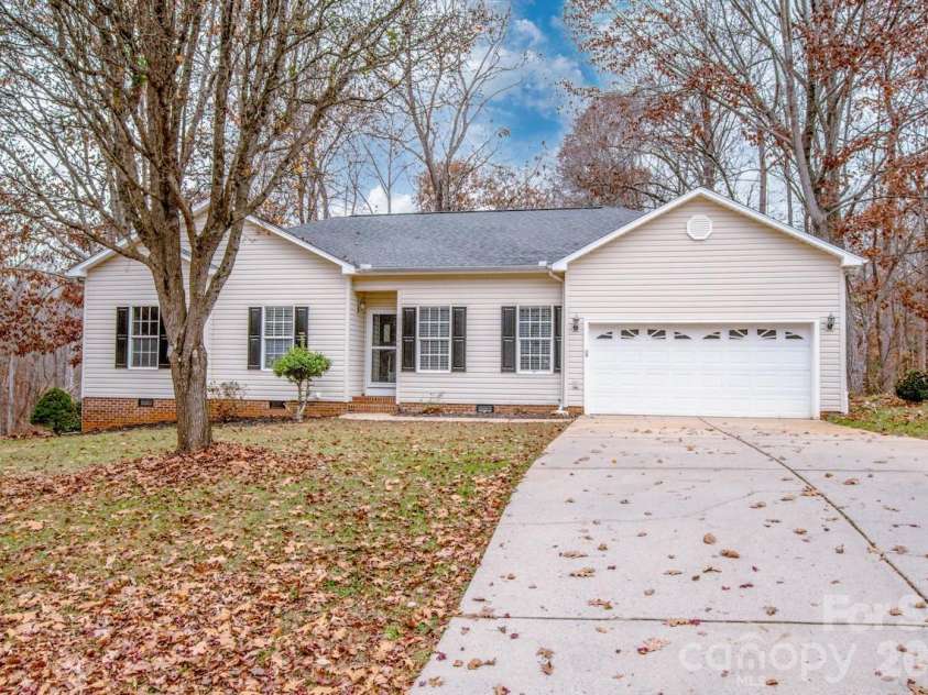 146 Valley Glen Drive, Troutman, NC 28166.  MLS# CAR4321225, YatesRealty ID 30375. 