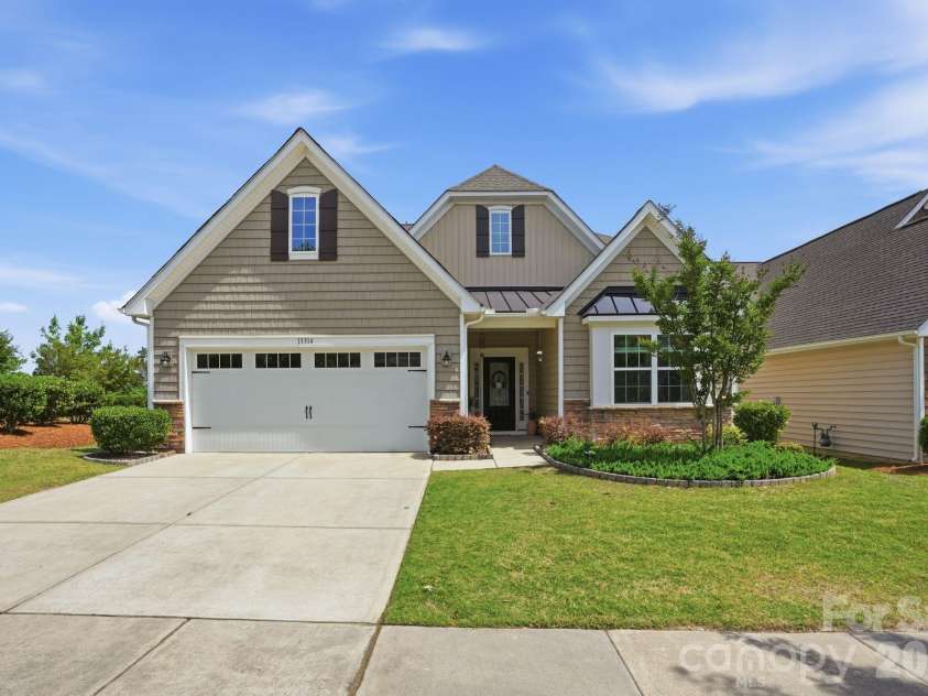 13314 Canterbury Castle Drive, Charlotte, NC 28273.  MLS# CAR4381794, YatesRealty ID 30376. 