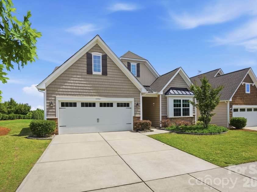 13314 Canterbury Castle Drive, Charlotte, NC 28273.  MLS# CAR4381794, YatesRealty ID 30376. 