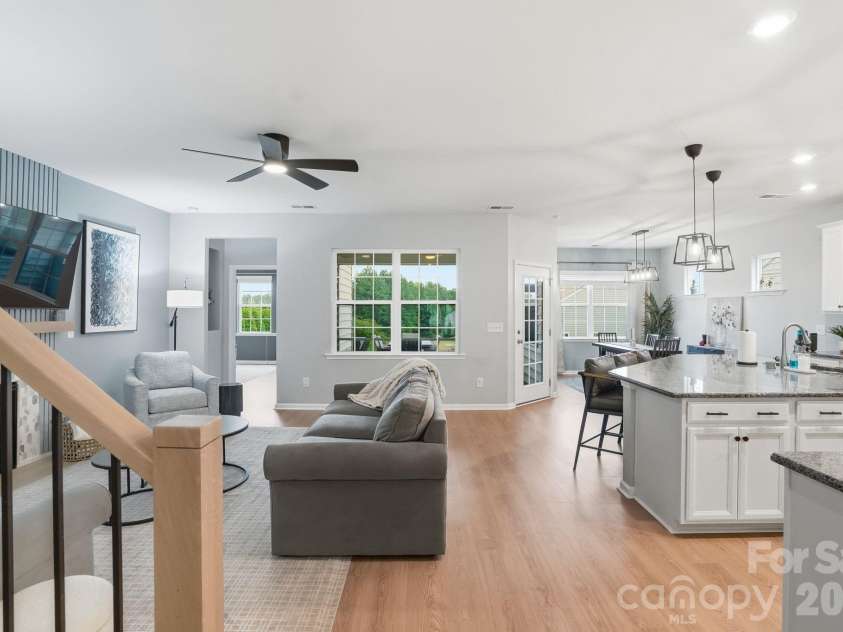 13314 Canterbury Castle Drive, Charlotte, NC 28273.  MLS# CAR4381794, YatesRealty ID 30376. 