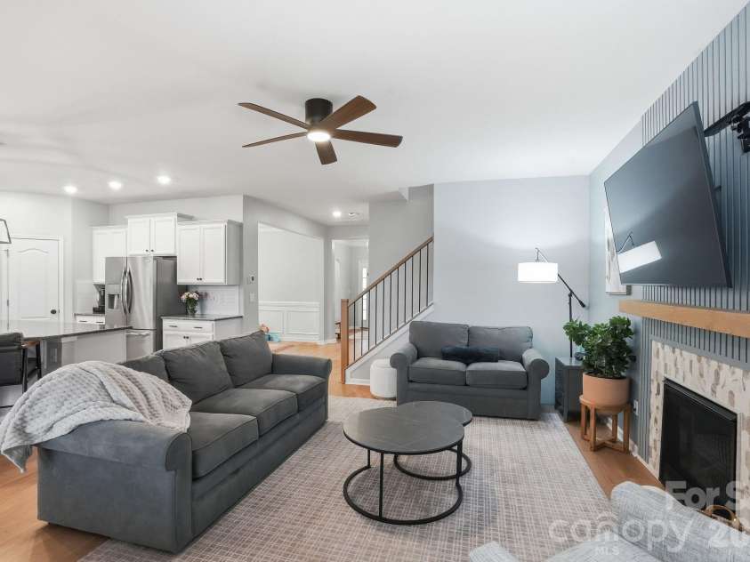 13314 Canterbury Castle Drive, Charlotte, NC 28273.  MLS# CAR4381794, YatesRealty ID 30376. 