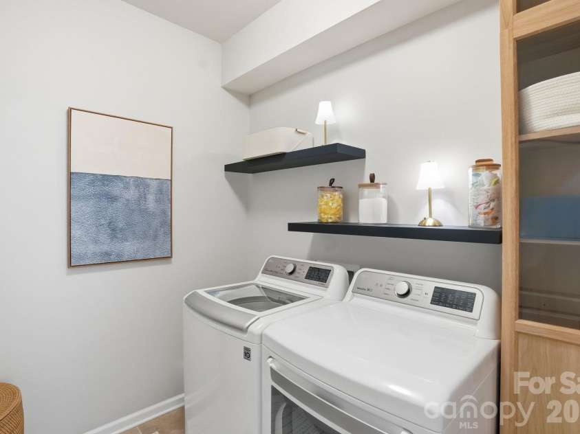 13314 Canterbury Castle Drive, Charlotte, NC 28273.  MLS# CAR4381794, YatesRealty ID 30376. 