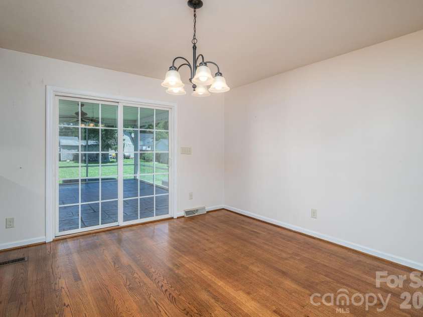 1920 Echo Lane, Gastonia, NC 28052.  MLS# CAR4384431, YatesRealty ID 30377. 