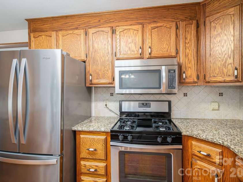 1920 Echo Lane, Gastonia, NC 28052.  MLS# CAR4384431, YatesRealty ID 30377. 