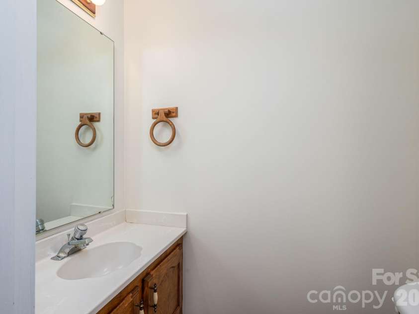 1920 Echo Lane, Gastonia, NC 28052.  MLS# CAR4384431, YatesRealty ID 30377. 