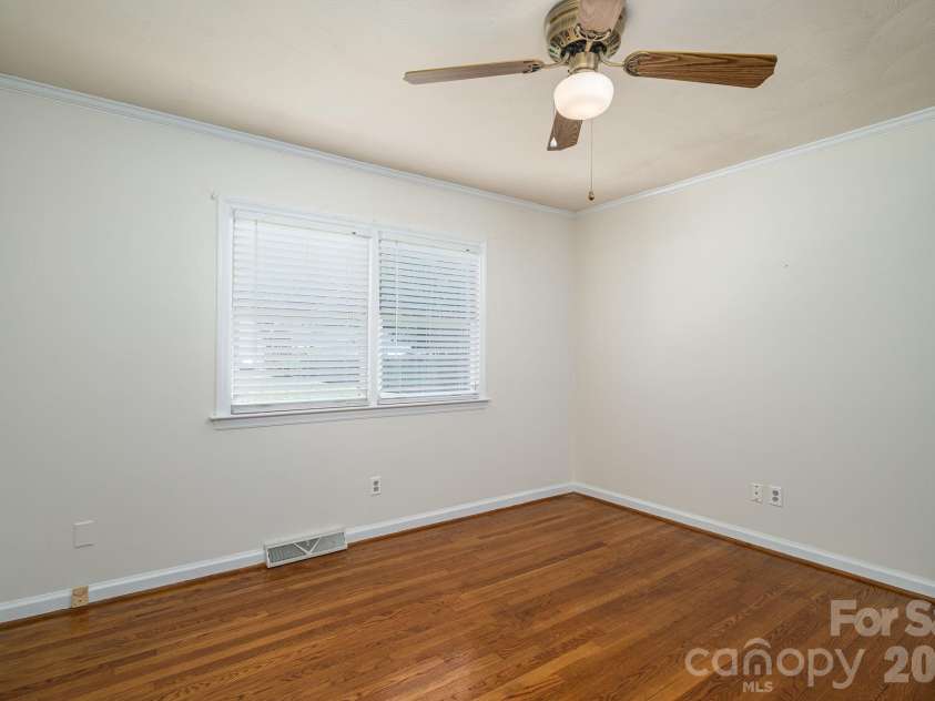 1920 Echo Lane, Gastonia, NC 28052.  MLS# CAR4384431, YatesRealty ID 30377. 