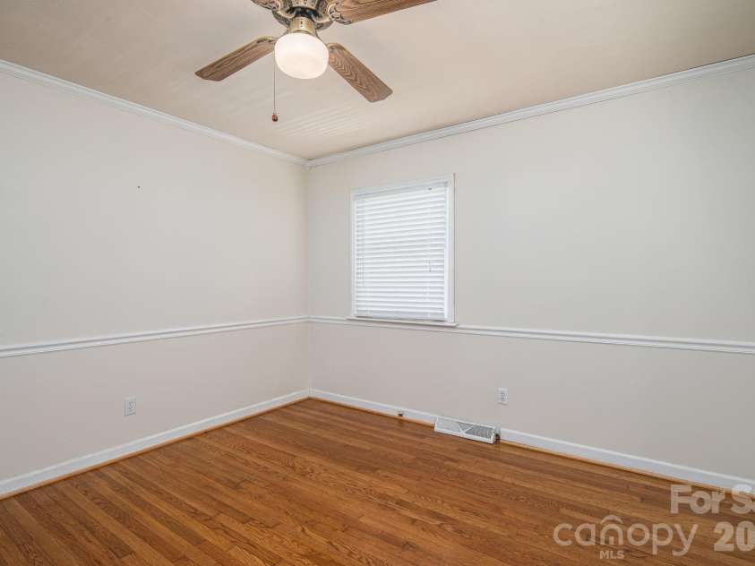 1920 Echo Lane, Gastonia, NC 28052.  MLS# CAR4384431, YatesRealty ID 30377. 