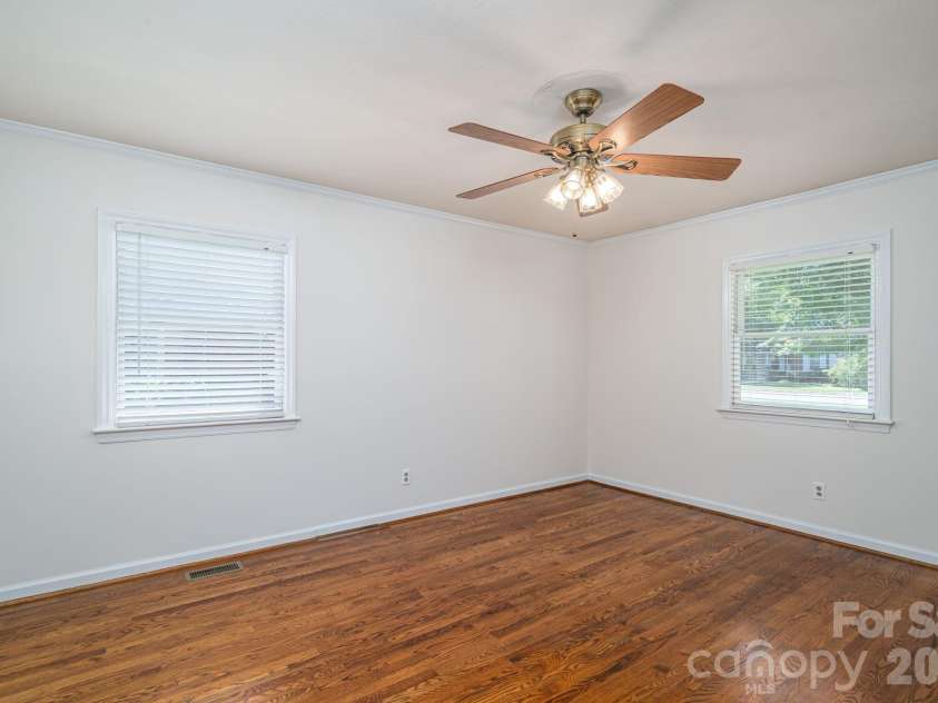1920 Echo Lane, Gastonia, NC 28052.  MLS# CAR4384431, YatesRealty ID 30377. 