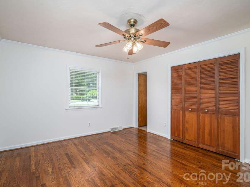 1920 Echo Lane, Gastonia, NC 28052.  MLS# CAR4384431, YatesRealty ID 30377. 