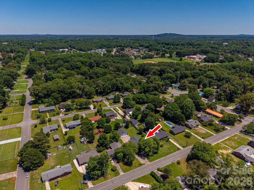 1920 Echo Lane, Gastonia, NC 28052.  MLS# CAR4384431, YatesRealty ID 30377. 