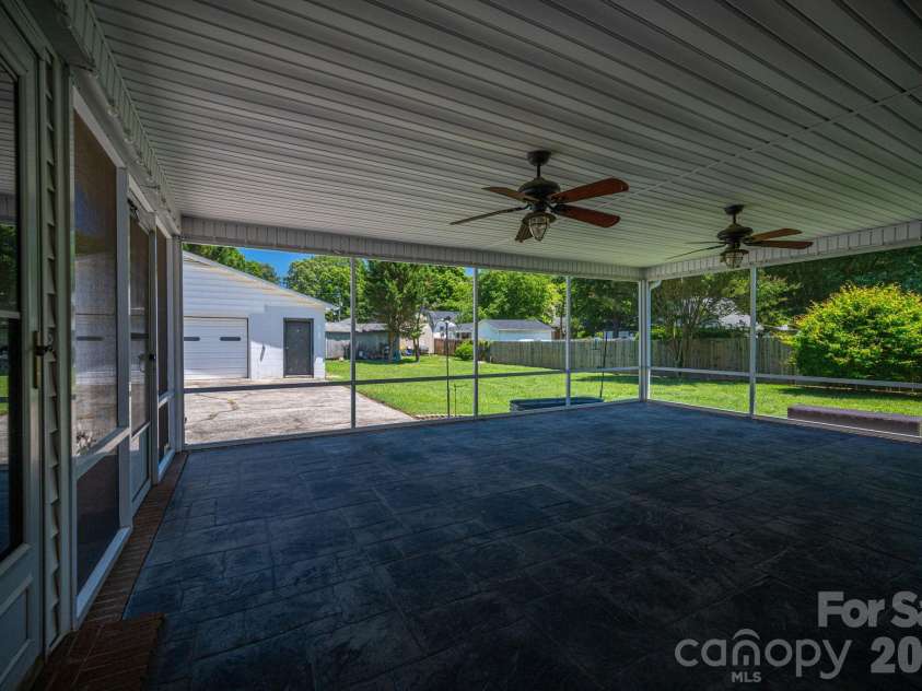 1920 Echo Lane, Gastonia, NC 28052.  MLS# CAR4384431, YatesRealty ID 30377. 