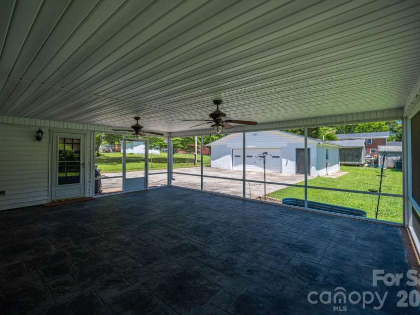 1920 Echo Lane, Gastonia, NC 28052.  MLS# CAR4384431, YatesRealty ID 30377. 