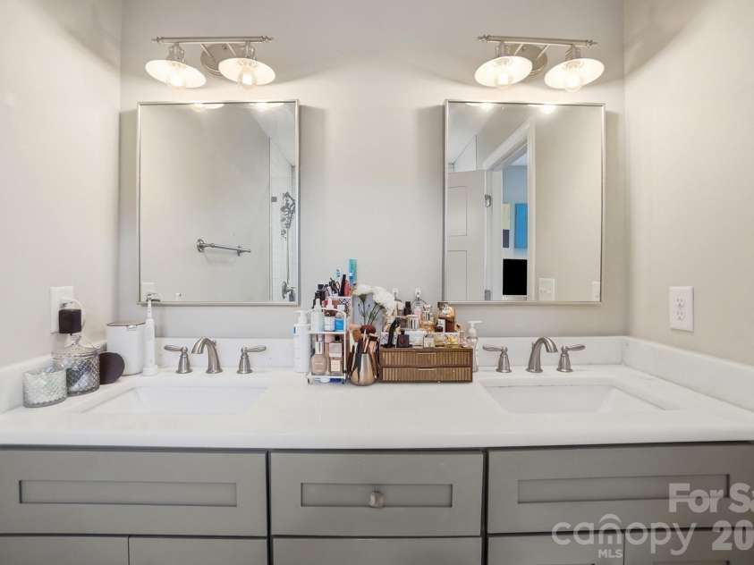 1204 Condon Street, Charlotte, NC 28216.  MLS# CAR4392224, YatesRealty ID 30380. 