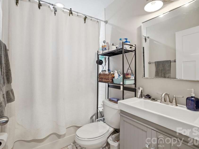 1204 Condon Street, Charlotte, NC 28216.  MLS# CAR4392224, YatesRealty ID 30380. 