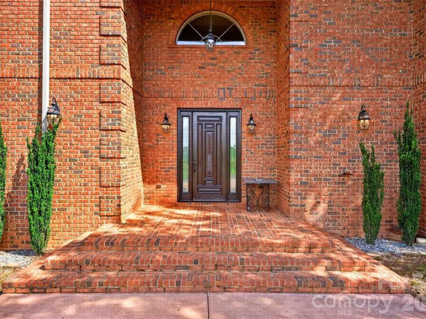 502 Hickory Hollow Road, Inman, SC 29349.  MLS# CAR4383931, YatesRealty ID 30381. 