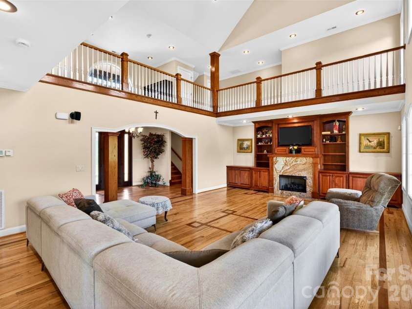 502 Hickory Hollow Road, Inman, SC 29349.  MLS# CAR4383931, YatesRealty ID 30381. 