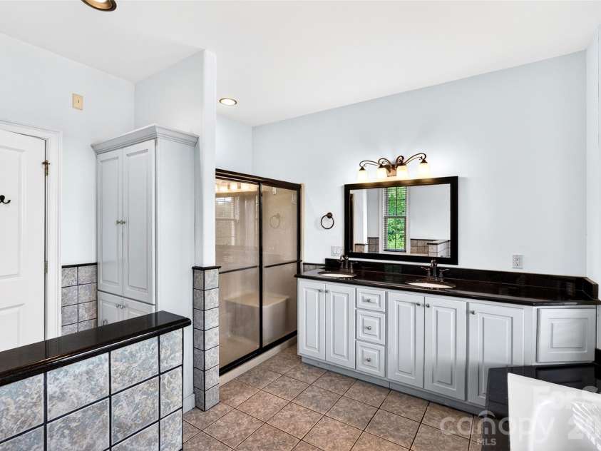 502 Hickory Hollow Road, Inman, SC 29349.  MLS# CAR4383931, YatesRealty ID 30381. 