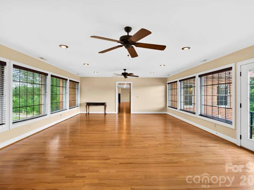 502 Hickory Hollow Road, Inman, SC 29349.  MLS# CAR4383931, YatesRealty ID 30381. 