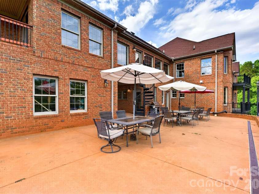 502 Hickory Hollow Road, Inman, SC 29349.  MLS# CAR4383931, YatesRealty ID 30381. 