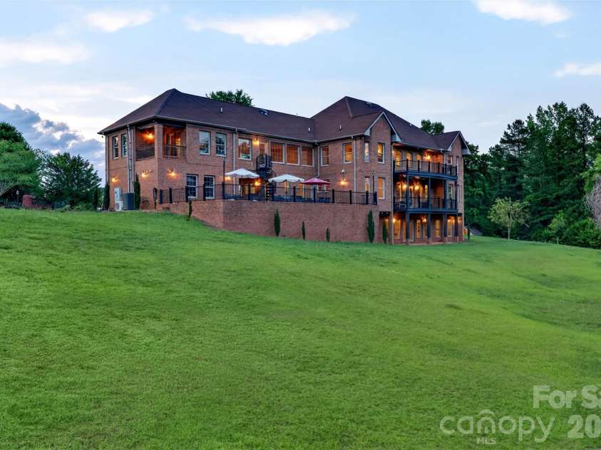 502 Hickory Hollow Road, Inman, SC 29349.  MLS# CAR4383931, YatesRealty ID 30381. 