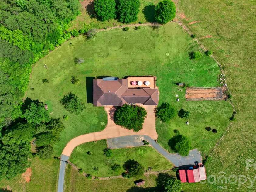 502 Hickory Hollow Road, Inman, SC 29349.  MLS# CAR4383931, YatesRealty ID 30381. 