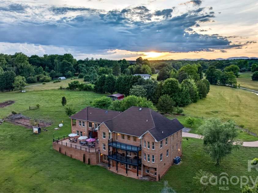 502 Hickory Hollow Road, Inman, SC 29349.  MLS# CAR4383931, YatesRealty ID 30381. 