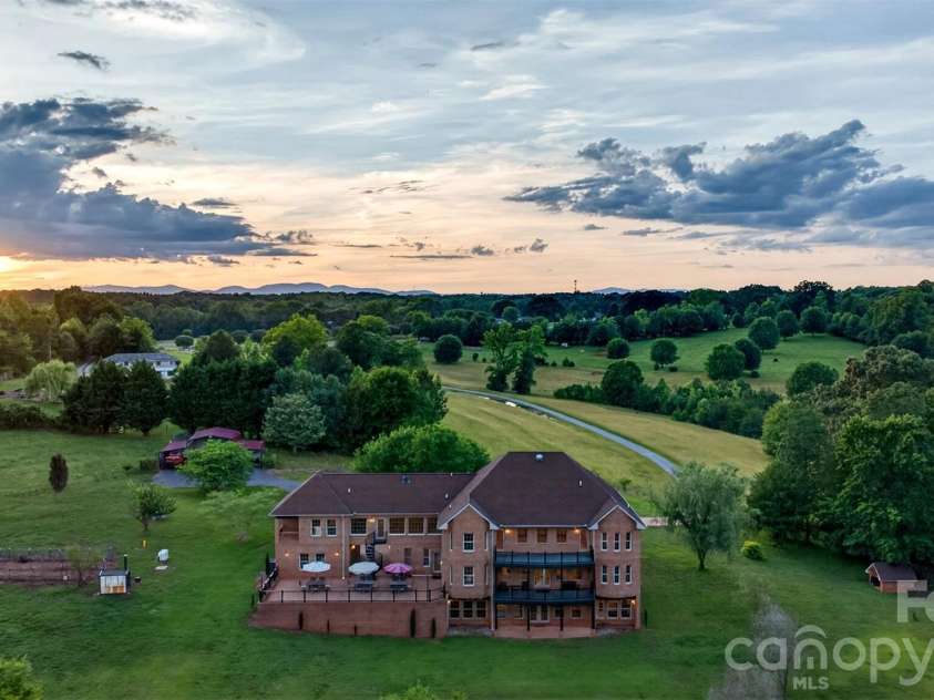 502 Hickory Hollow Road, Inman, SC 29349.  MLS# CAR4383931, YatesRealty ID 30381. 