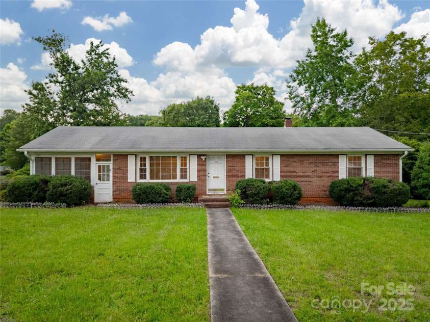 1132 Arbor Drive, Salisbury, NC 28144.  MLS# CAR4272753, YatesRealty ID 30382. Welcome Home- 1132 Arbor Dr.